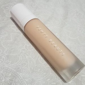 Fenty Beauty Pro-Filter matte foundation 160